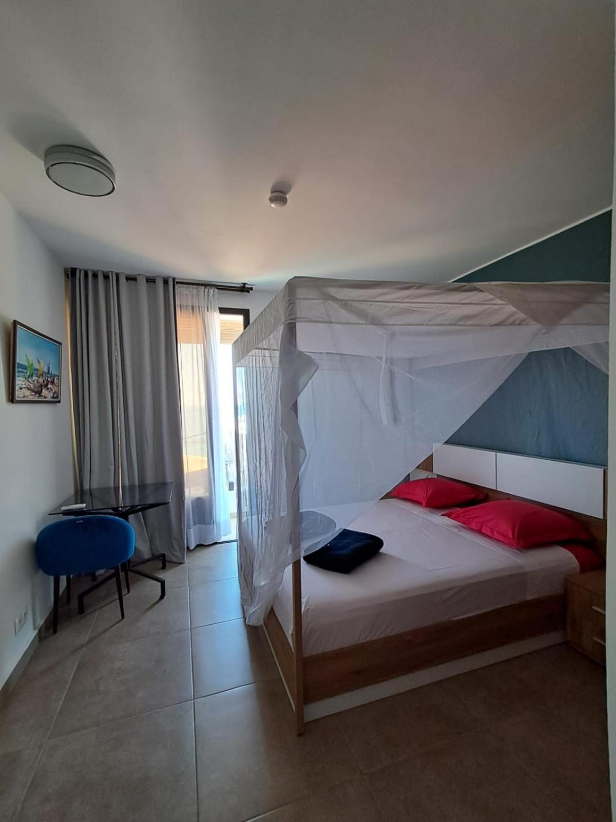 Marina Hotel Ambatoloaka Buitenkant foto